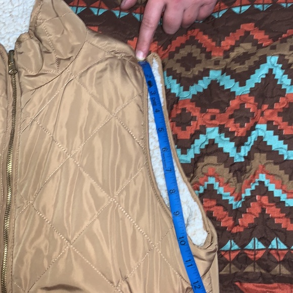 Reservable Vest - Picture 9 of 9